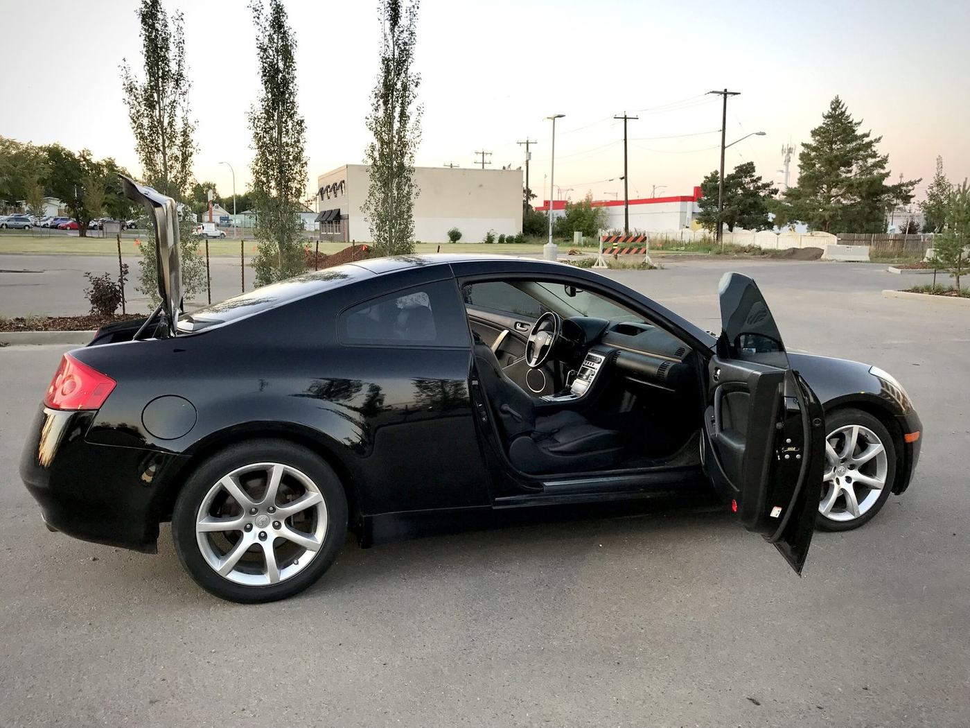 Black Infiniti G35