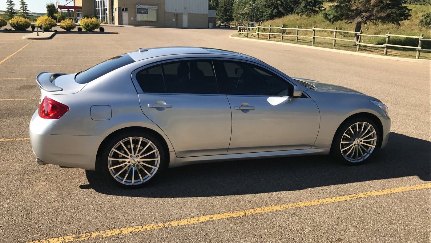 Silver Infiniti G37