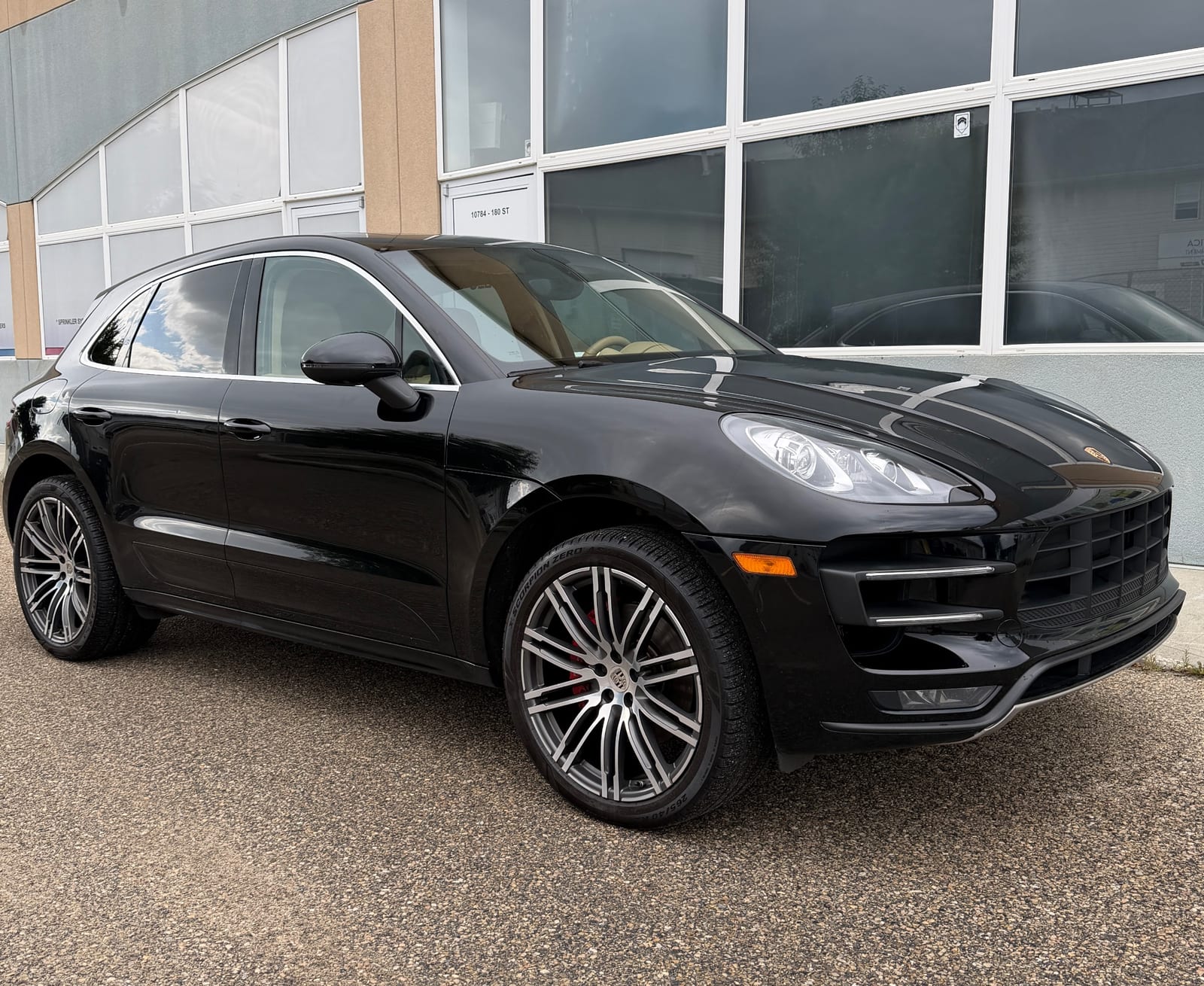 2015 Porsche Macan Turbo